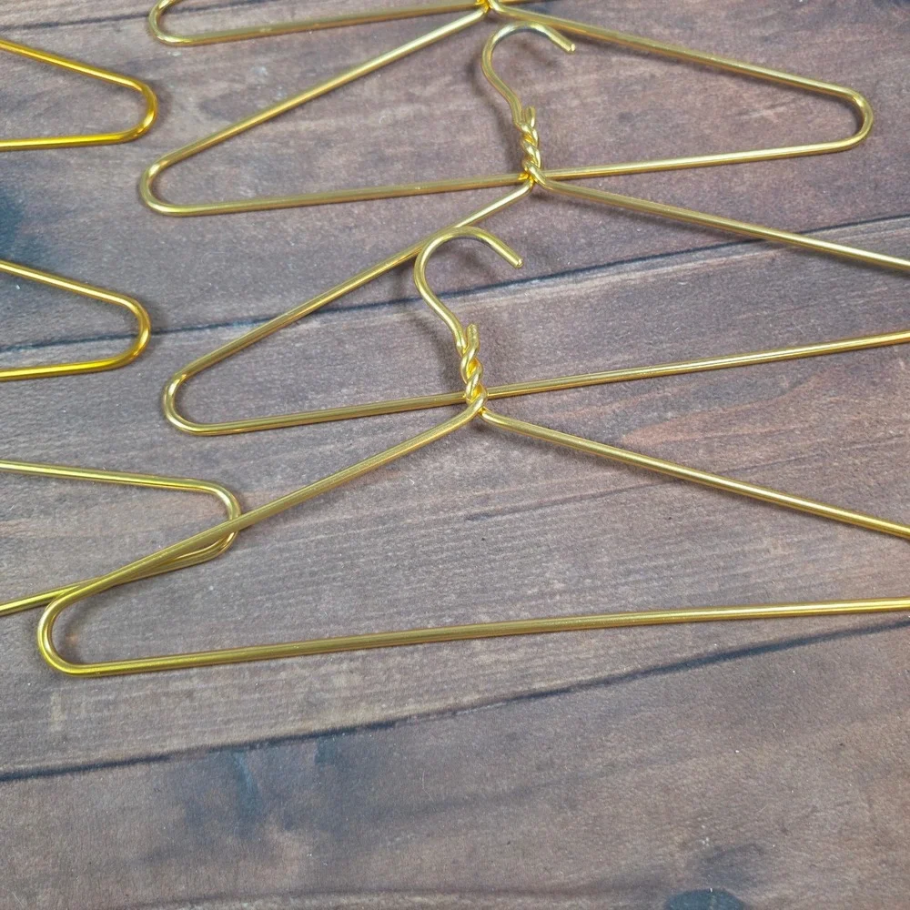 Metal Hangers OS Gold Good 9 Piece Set Twisted Neck Heavy Duty